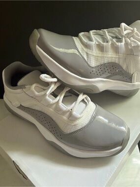 Women's Air Jordan 11 CMFT Low Gray/White Size 7